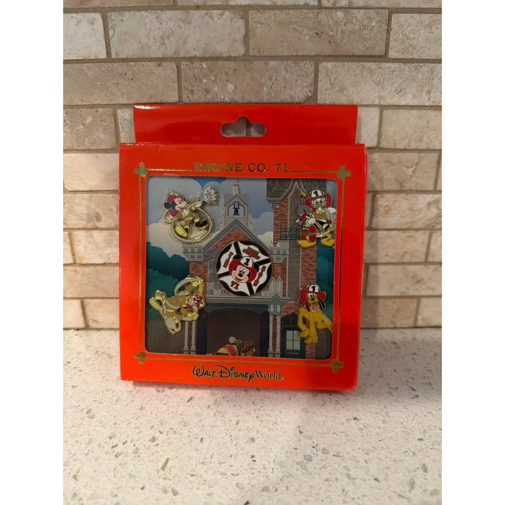 Walt Disney World Engine Co. 71 Firefighter Pin Set Mickey Donald Pluto NEW